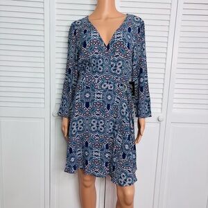 EXPRESS Blue Abstract Print V-Neck Wrap Dress Size Medium